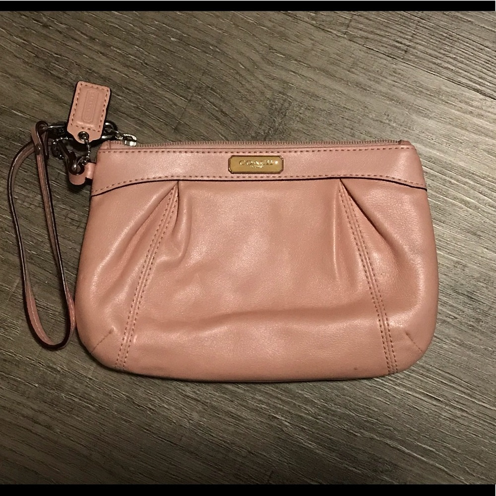 EUC COACH WRISTLET - BLUSH - ALL LEATHER